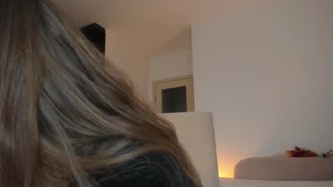 Snapshot of mia_meows chatting on October 23, 4:24 pm Mia here Appreciate your support online show from October 23, 4:24 pm