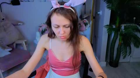 mia_meowxkiss online show from October 24, 4:36 pm