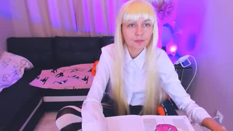 mia_meowxkiss online show from October 1, 4:34 pm