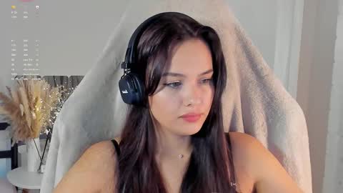 Snapshot of mia_mit chatting on September 18, 2:37 pm Mia online show from September 18, 2:37 pm