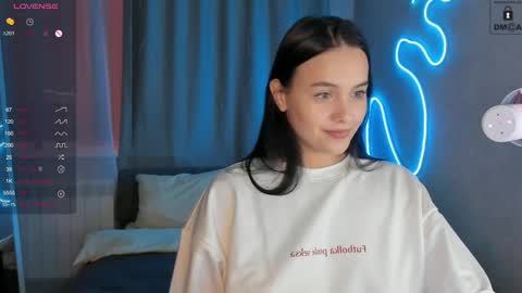 Snapshot of mia_mit chatting on January 22, 1:11 pm Mia online show from January 22, 1:11 pm
