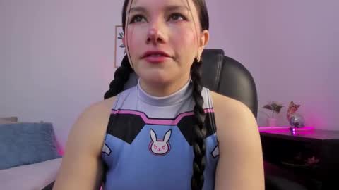 Snapshot of mia_moralez chatting on October 30, 1:34 pm MIA online show from October 30, 1:34 pm