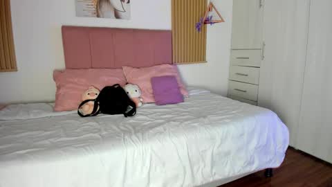 Mia Nevaeh - follow me online show from March 24, 8:14 pm