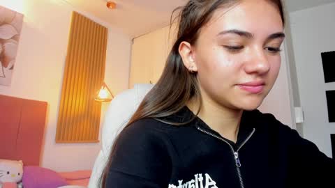 Snapshot of mia_nevaeh chatting on January 21, 10:08 pm Mia Nevaeh - follow me online show from January 21, 10:08 pm