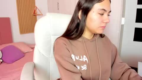 Snapshot of mia_nevaeh chatting on February 21, 9:00 pm Mia Nevaeh - follow me online show from February 21, 9:00 pm