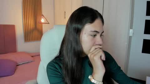 Snapshot of mia_nevaeh chatting on February 25, 9:04 pm Mia Nevaeh - follow me online show from February 25, 9:04 pm