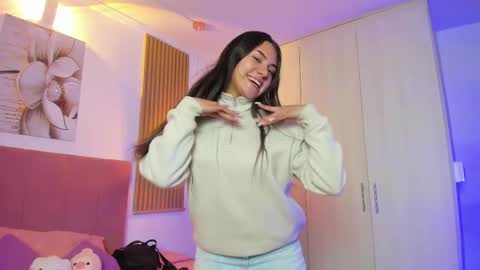 Snapshot of mia_nevaeh chatting on September 14, 8:51 pm Mia Nevaeh - follow me online show from September 14, 8:51 pm