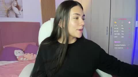 Snapshot of mia_nevaeh chatting on October 13, 9:39 pm Mia Nevaeh - follow me online show from October 13, 9:39 pm