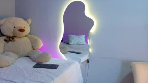 mia_oconner online show from October 3, 8:58 pm