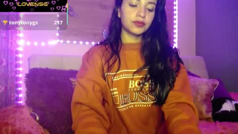 Snapshot of mia_petitebaby chatting on March 9, 2:18 am Ma online show from March 9, 2:18 am