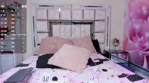 Snapshot of mia_peyton1 chatting on September 9, 9:25 pm mia_peyton1 online show from September 9, 9:25 pm