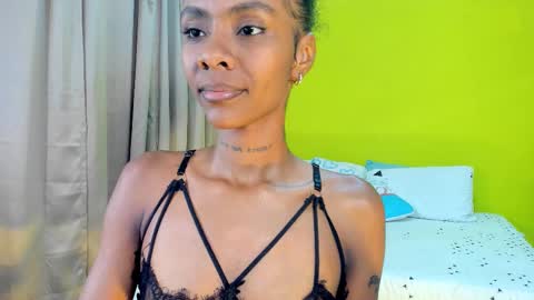 Mia online show from November 4, 2:44 pm