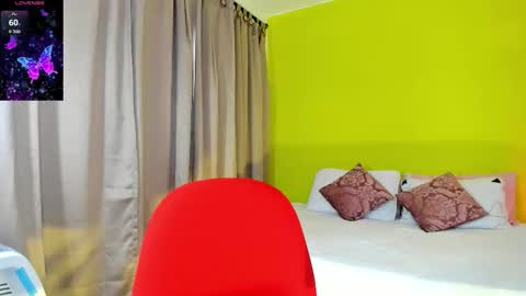 Mia online show from October 23, 2:56 pm