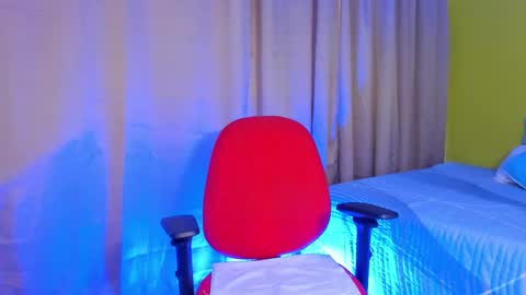 Mia online show from November 21, 3:14 pm