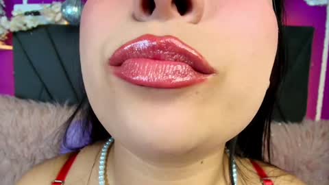 Mia Roux online show from December 12, 10:09 pm