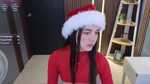 Mia online show from December 6, 7:11 pm