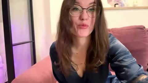 Snapshot of mia_shine_bright chatting on September 17, 3:48 am Mia online show from September 17, 3:48 am