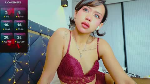 Mia online show from December 10, 7:16 am
