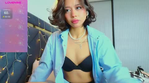 Mia online show from December 20, 6:50 am