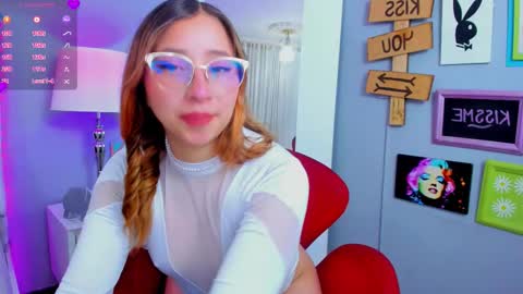 Snapshot of mia_skys chatting on October 14, 12:19 pm Mia online show from October 14, 12:19 pm