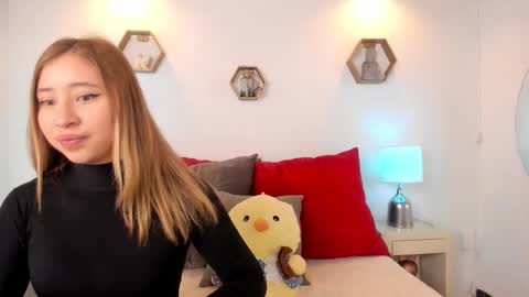 Mia  online show from January 19, 12:56 pm