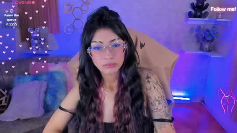 Mia online show from June 3, 2:18 pm