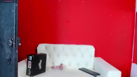 Mia sophiia online show from March 11, 5:02 am