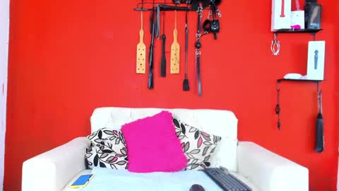 Mia sophiia online show from December 4, 5:05 am