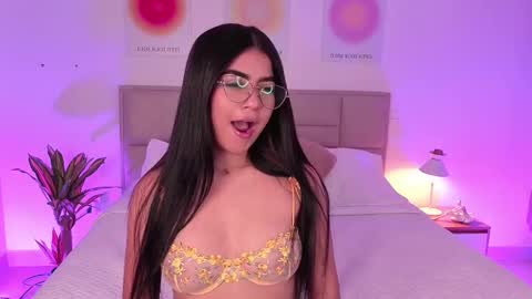 Snapshot of mia_stone2 chatting on December 22, 6:17 am MIA online show from December 22, 6:17 am
