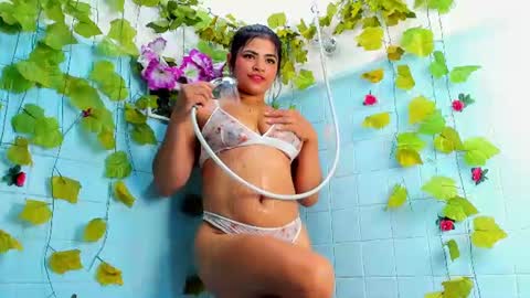 Mia Stones online show from July 1, 1:10 pm