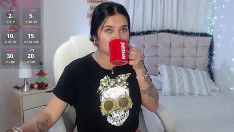 Mia  online show from December 21, 5:33 am