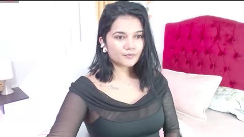 Snapshot of mia_traveluxe chatting on September 9, 1:38 am Mia online show from September 9, 1:38 am