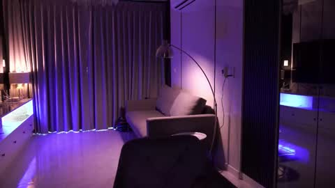 Snapshot of mia_vixen_ chatting on September 19, 2:21 am VixenMia online show from September 19, 2:21 am