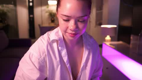 Snapshot of mia_vixen_ chatting on October 15, 4:26 am VixenMia online show from October 15, 4:26 am