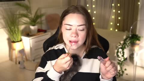 Snapshot of mia_vixen_ chatting on January 6, 3:42 am VixenMia online show from January 6, 3:42 am