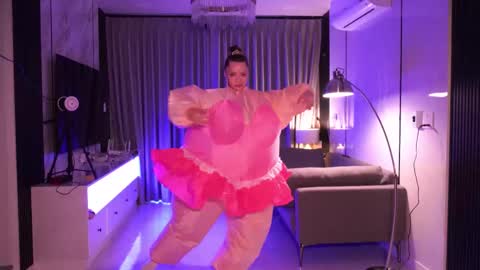 Snapshot of mia_vixen_ chatting on September 28, 2:40 am VixenMia online show from September 28, 2:40 am