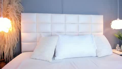 mia vixenn  online show from November 21, 4:58 am