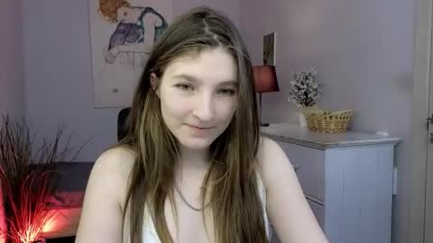 Mia online show from November 29, 10:08 am