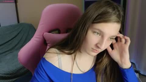 Mia online show from November 30, 10:19 am