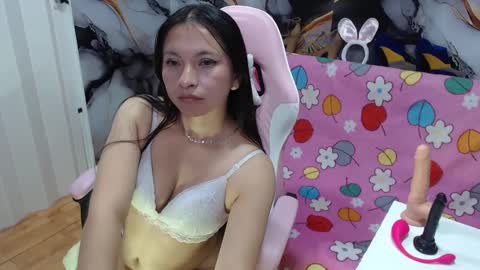 mia_wetts online show from October 3, 9:42 pm