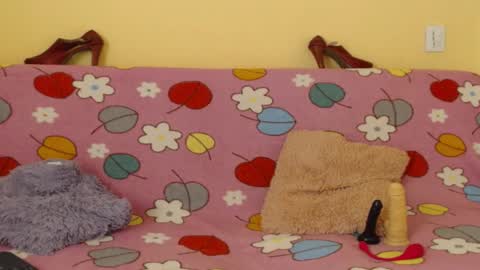 mia_wetts online show from October 25, 7:54 pm