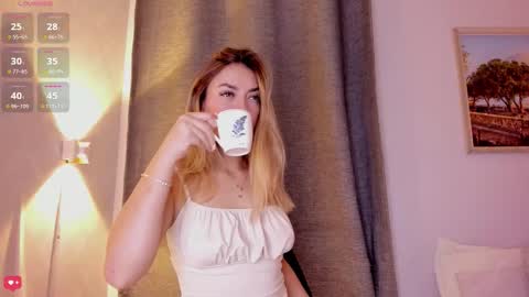 Snapshot of mia_white11 chatting on October 28, 1:28 pm Mia White  online show from October 28, 1:28 pm