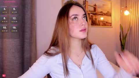 Mia White  online show from December 4, 1:20 pm