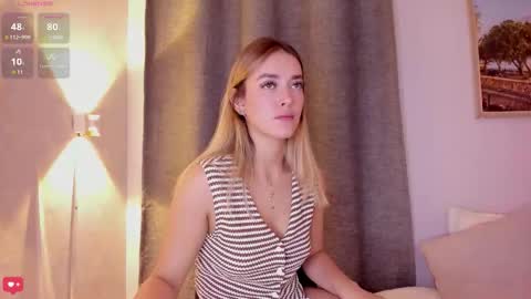 Snapshot of mia_white11 chatting on October 30, 1:45 pm Mia White  online show from October 30, 1:45 pm