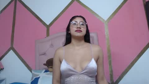 Snapshot of mia_wilsom chatting on October 4, 11:27 am Mia online show from October 4, 11:27 am