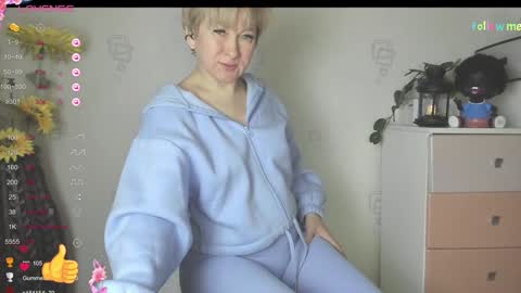 Snapshot of mia_wintermood chatting on January 31, 9:59 am MelaniaMia online show from January 31, 9:59 am