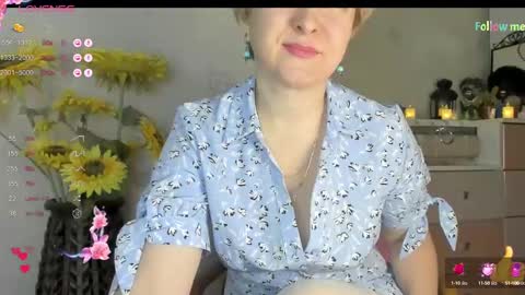 Snapshot of mia_wintermood chatting on February 18, 9:21 am MelaniaMia online show from February 18, 9:21 am