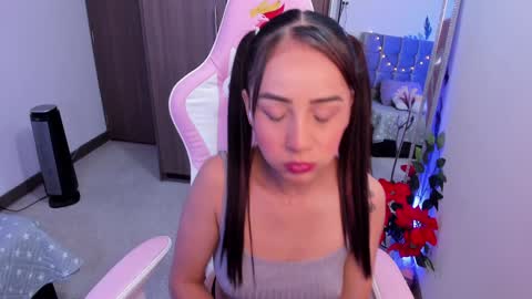 Snapshot of miaa_06 chatting on December 21, 4:52 am mia nicolle online show from December 21, 4:52 am