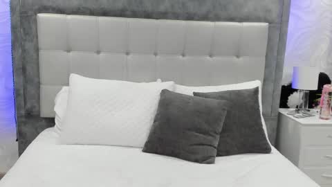 miaa_cooper_ online show from September 13, 11:29 am