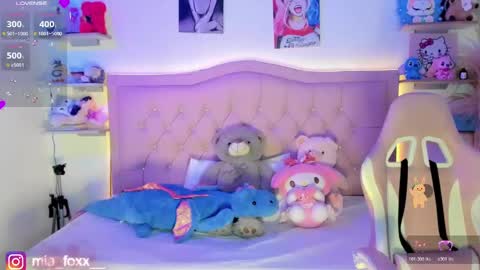 Mia online show from November 21, 10:23 pm